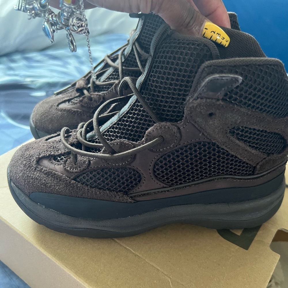 Boys size 2.5 yeezy boots